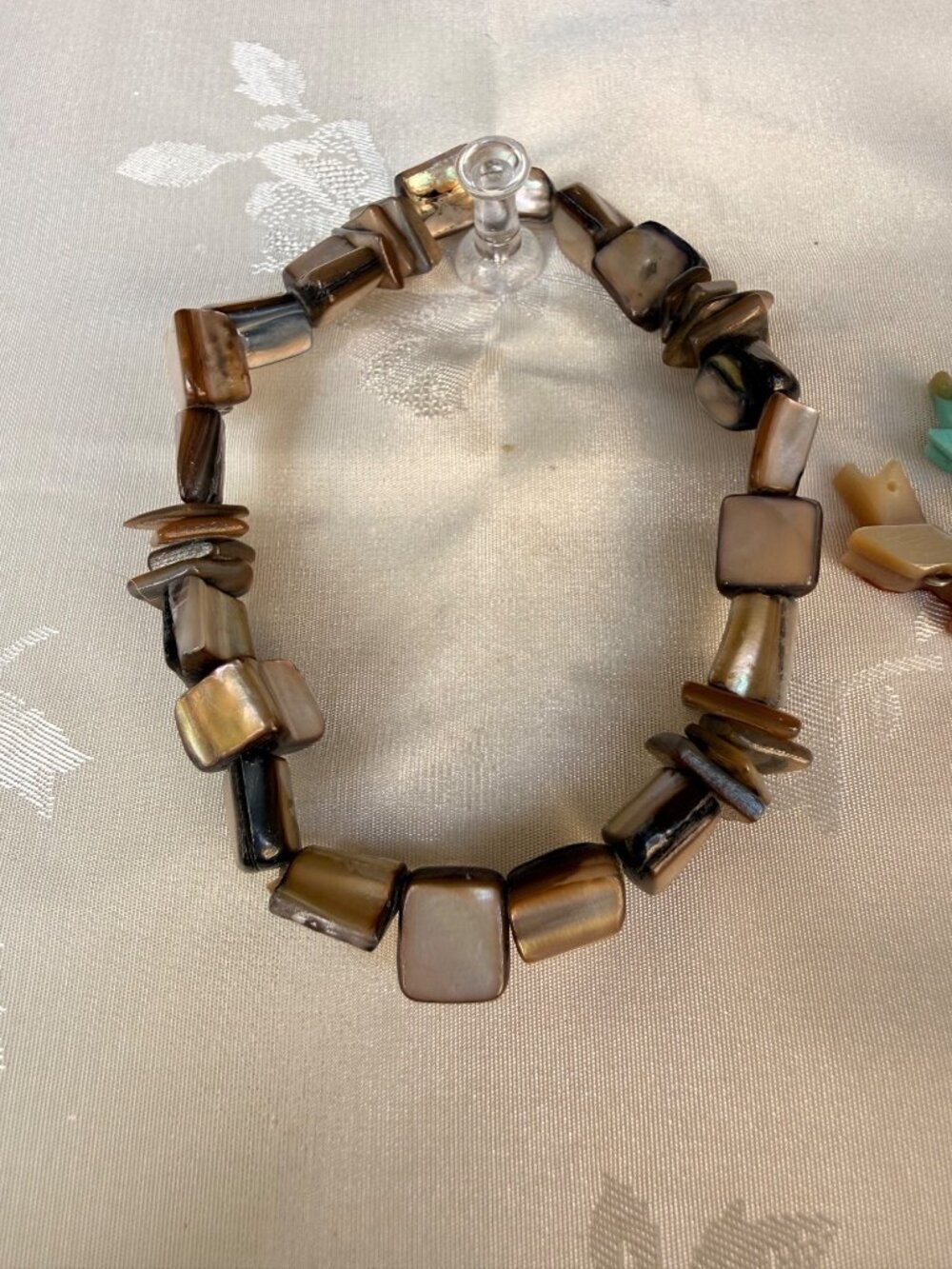 Vintage Mother-Of-Pearl & Turquoise Animal Beaded Earrings & Bracelet Set - Picture 6 of 12